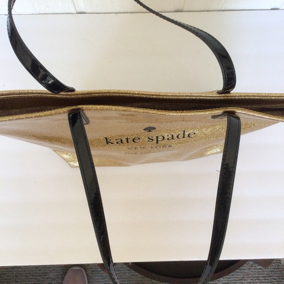 KATE SPADE HOLIDAY DRIVE GOLD GLITTER TOTE AND MATCHING POUCH - Picture 8 of 16